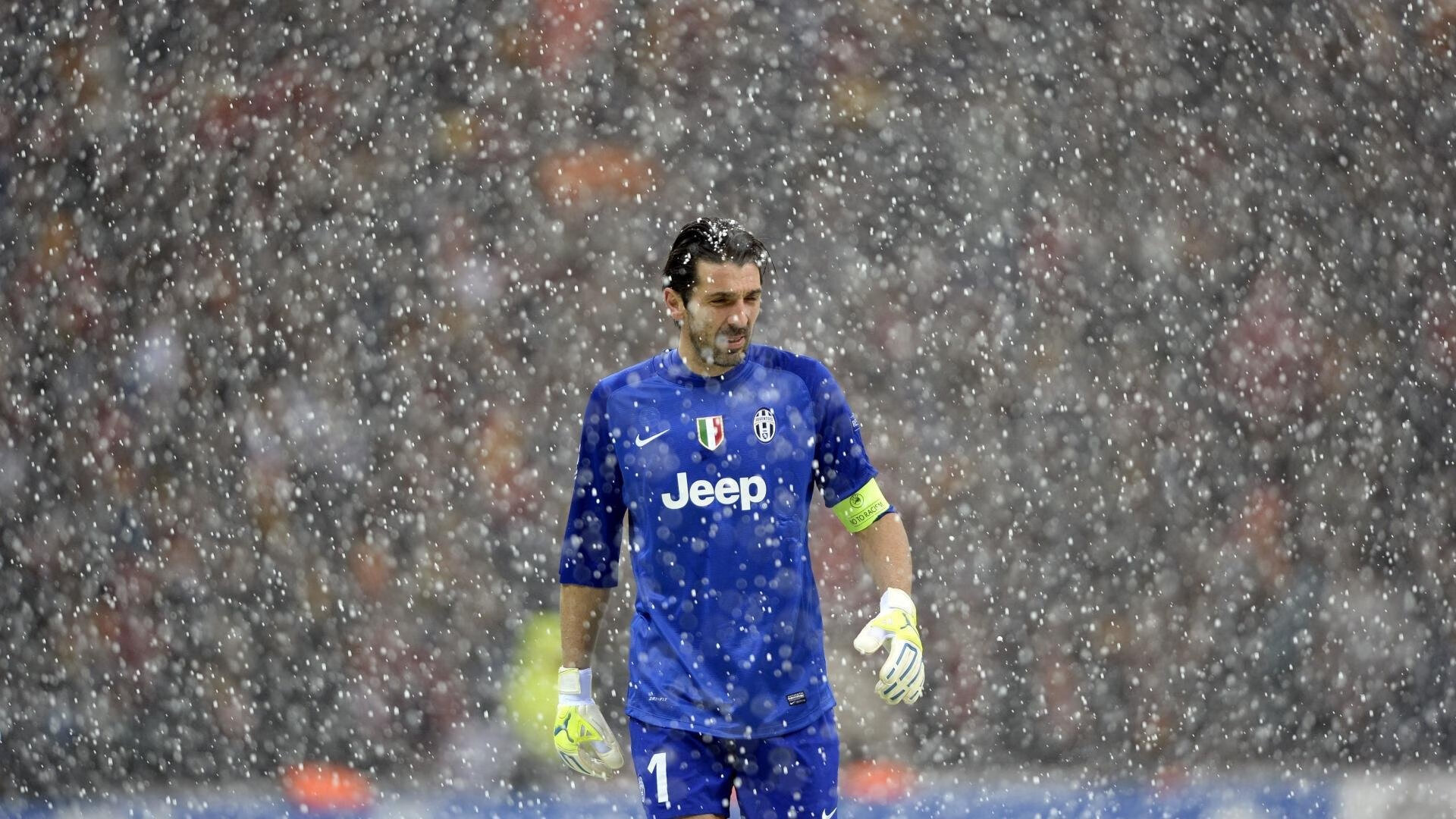 《王者荣耀》“超级战队”冠军争夺：谁才是唯一王者？